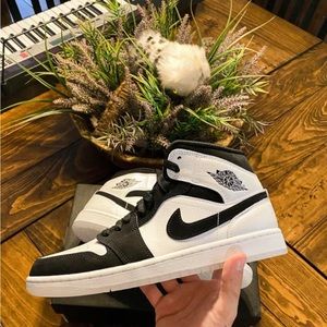 Brand new Jordan 1 diamond edition